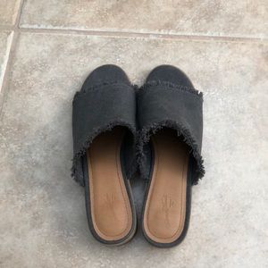 Universal Thread mules with a block heel